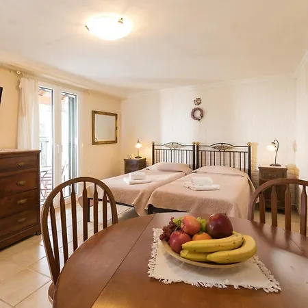 Agallis Corfu 別荘 Sokrákion